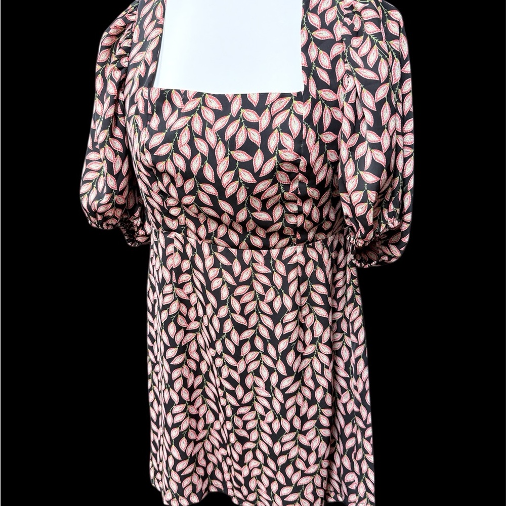 Beautiful Leaf Patterned Dress with Puff Sleeves